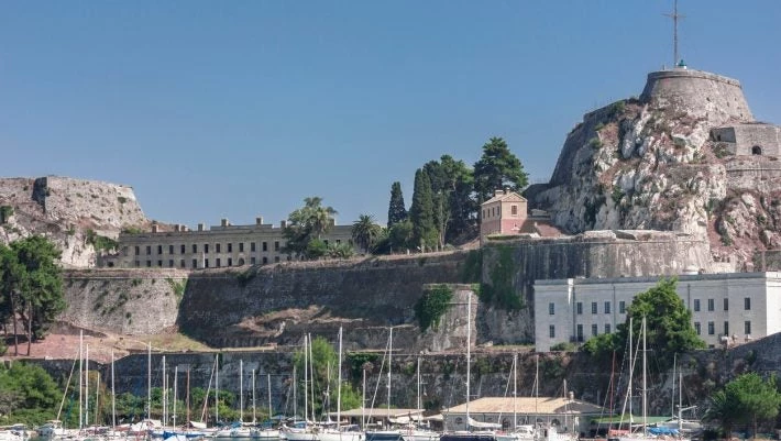 Άλλη κλάση: Το μοναδικό νησί στην Ελλάδα που θα μπορούσε να ζήσει ένας Αθηναίος και τον χειμώνα